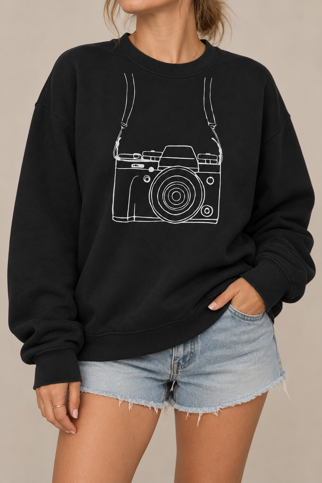 Vintage Camera Graphic Sweatshirt – Minimalist Photography Unisex Crewneck
