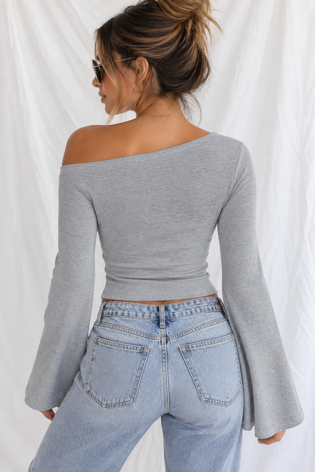 Chicago Football Off-Shoulder Bell Sleeve T-Shirt – Women’s Game Day Top