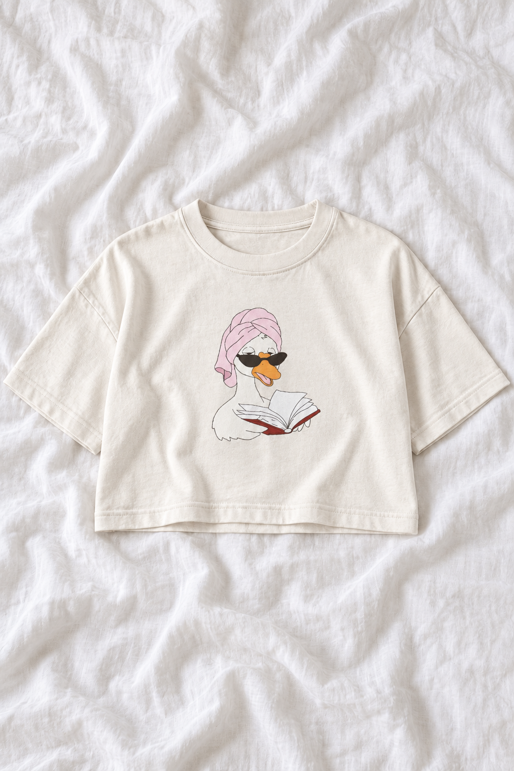 Reading Goose Oversized Cropped Graphic Tee – Women’s Book Lover T-Shirt